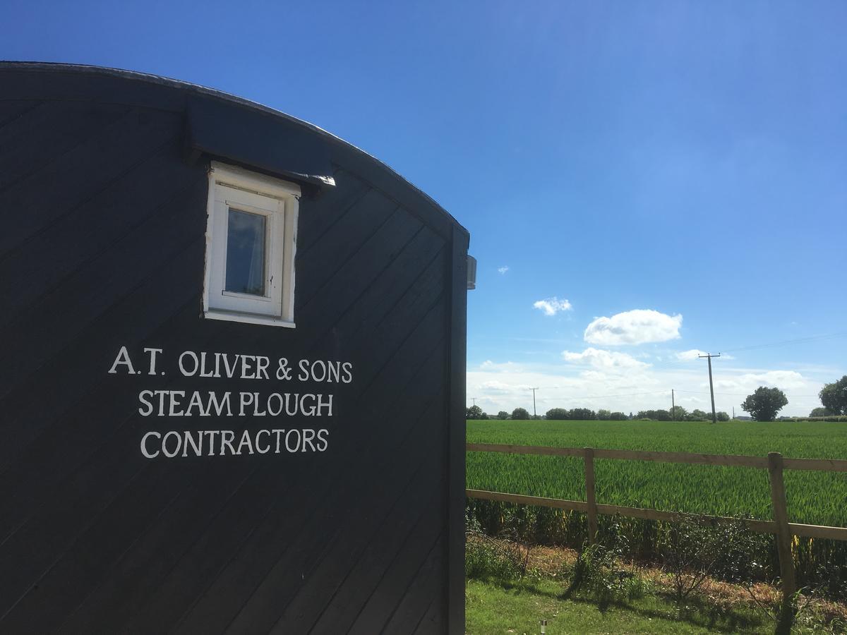 Shepherd'S Hut At Puttocks Farm Villa Great Dunmow Exterior photo